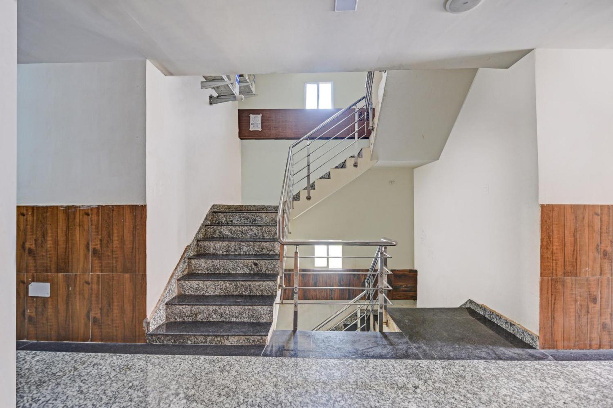Hotel O Oxy Shivani Residency Ranchi Exterior foto